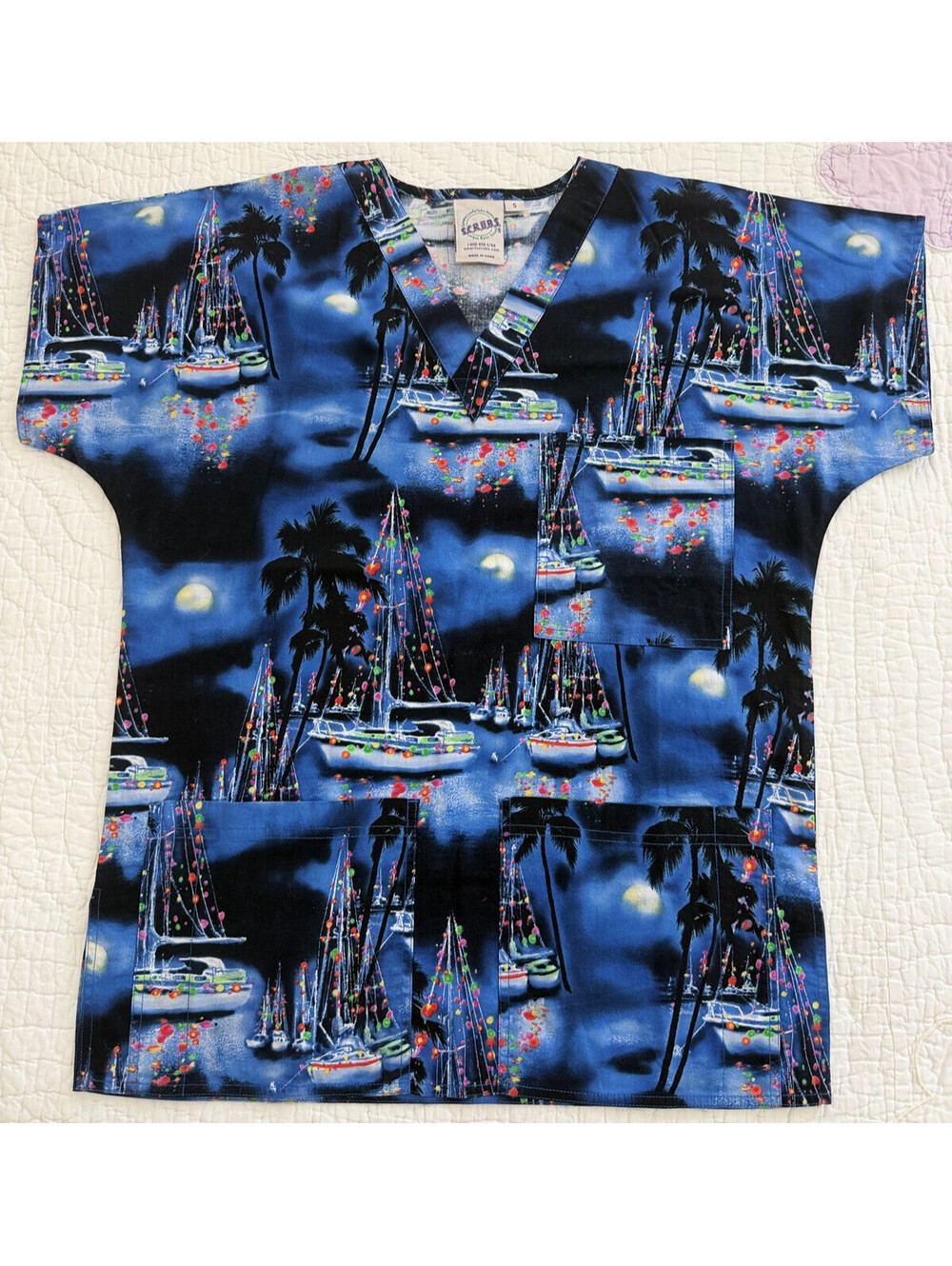 SCRUBS Brand Unisex Small Christmas Scrub Top Sailboat Palm Tree Holiday Lights
